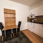 Apartmanovy Dom Adriana *