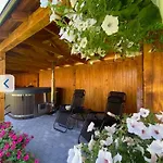 Apartmanovy Dom Adriana アパート ツベレツ