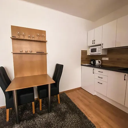 Apartmanovy Dom Adriana *