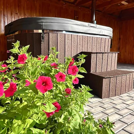 Apartmanovy Dom Adriana *