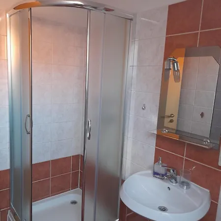 Apartmanovy Dom Adriana