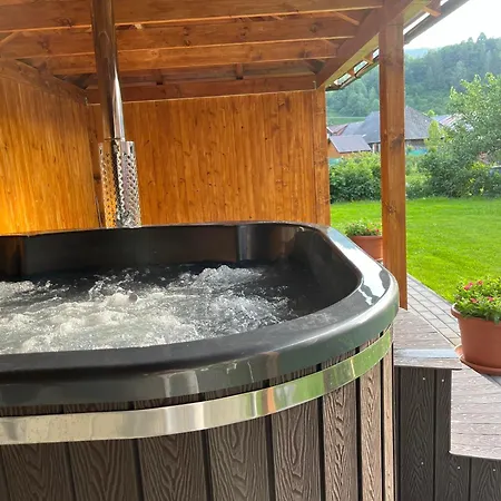 Apartmanovy Dom Adriana *