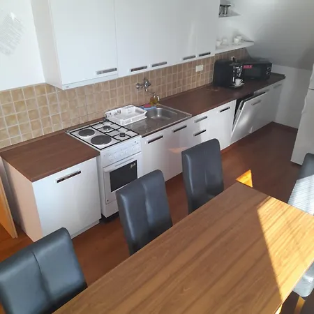 Apartament Apartmanovy Dom Adriana *