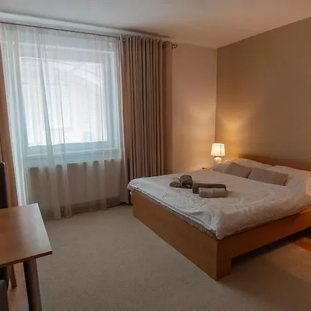 Apartmanovy Dom Adriana