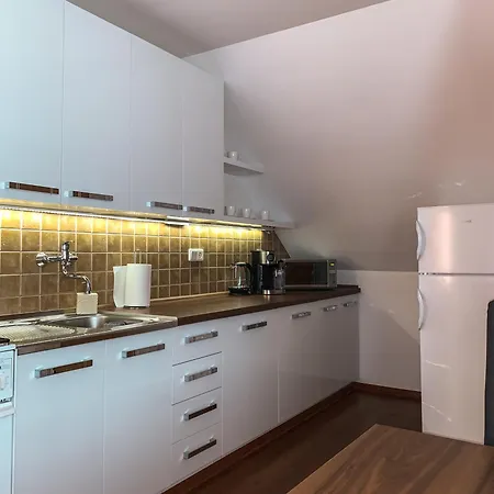 شقة Apartmanovy Dom Adriana